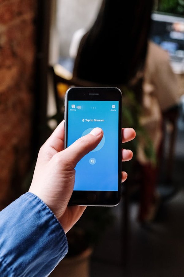 Comment configurer et utiliser un lecteur d'empreintes digitales sur un Oppo Find X5?